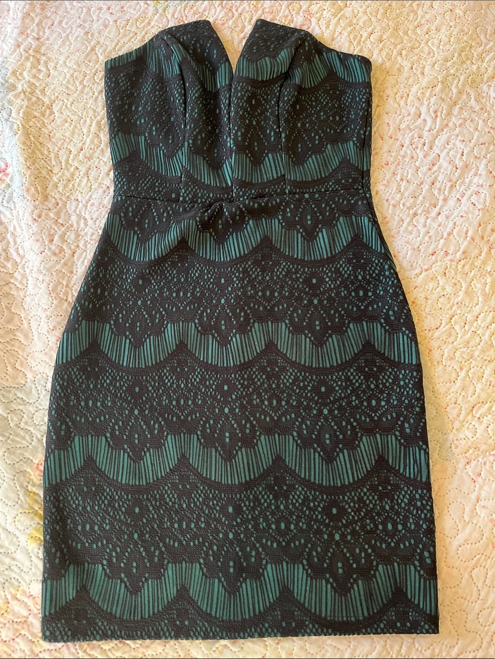 Strapless Black and Emerald Green Lace-Effect Bodycon Dress